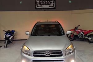 Toyota RAV 4 RAV4 2.2 D-4D 177 CV Luxury