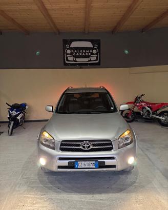 Toyota RAV 4 RAV4 2.2 D-4D 177 CV Luxury