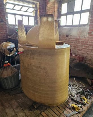 Fusti vetroresina per vino