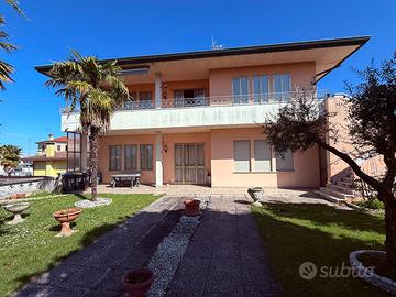 Fabbricato Indipendente (2 Unità) con magazzino