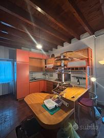 Cucina in legno massello