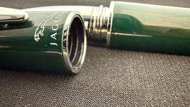 PENNA JAGUAR IN LACCA VERDE