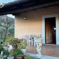 Villetta a schiera con giardino e garage privato