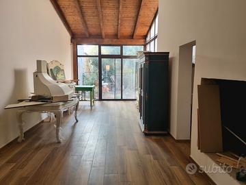 Indipendente ristrutturata con giardino