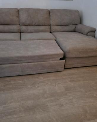 Divano 3 Posti con Chaise Longue e Pouff mod Katia