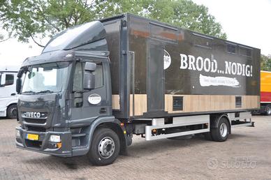 PANINERIA COMPLETA DI MOTRICE E CUCINA MOBILE