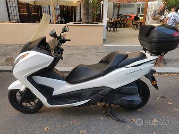 Honda Forza 300