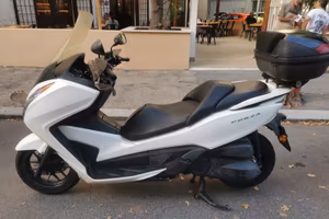 Honda Forza 300
