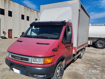 Iveco Daily 50C13 dotato di cassone centinato E3