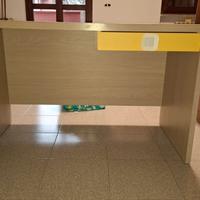 Scrivania in legno