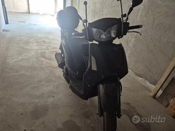 Kymco People S 200