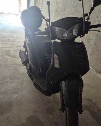 Kymco People S 200