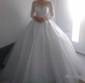 Abito da sposa principesco in eccellenti condizion