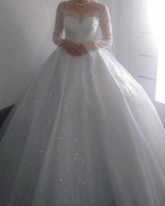 Abito da sposa principesco in eccellenti condizion