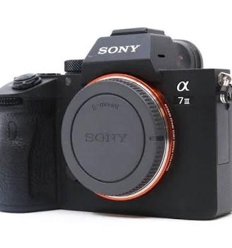 Sony A7 III seminuova