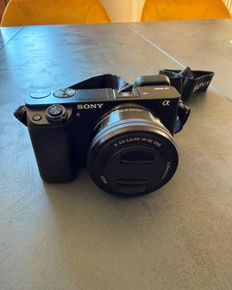 SONY a6000 + Obiettivo 16-50mm + Kit Neewer