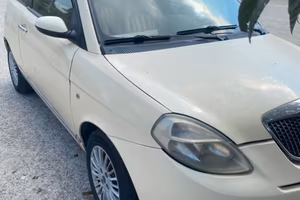 Lancia ypsilon 1.2 benzina