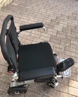 Sedia a rotelle elettrica