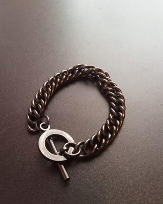 Bracciale a catena nero.