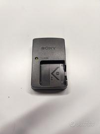 Caricabatterie Originale Sony BC-CSN + Custodia