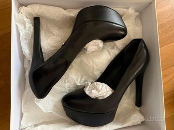 Decolte Guess