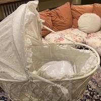 Culla in vimini stile inglese