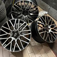 Cerchi Momo da 19 ET45