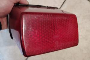 faro posteriore Yamaha fzx750