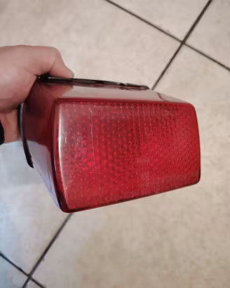 faro posteriore Yamaha fzx750