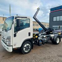 ISUZU P75 con SCARRABILE