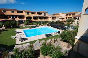 Bilocale climatizzato in res. con piscina