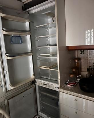 Cucina bianca e beige