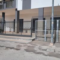 Locale commerciale-deposito 150 mq via delle palme