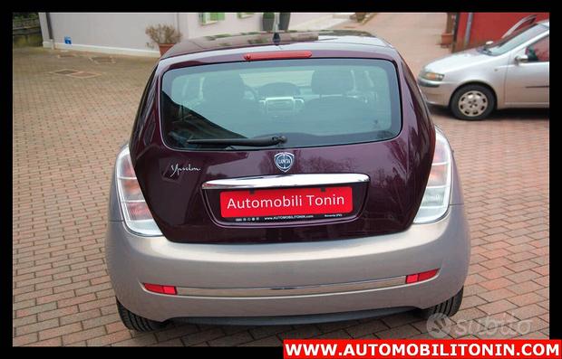 Lancia Ypsilon BICOLOR x NEOPATENTATI