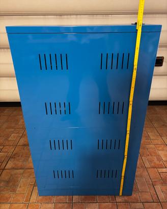 Inverter e armadio batterie fotovoltaico