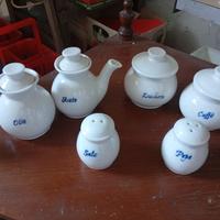 Completo da tavolo in ceramica 