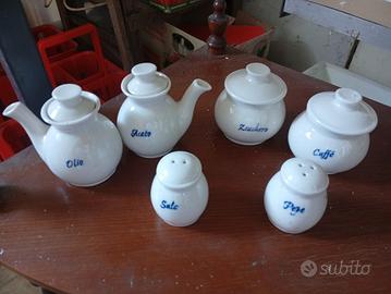 Completo da tavolo in ceramica 