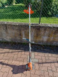 Decespugliatore marca Oleo-Mac