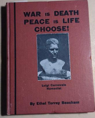 Libro War Is death con dedica autrice
