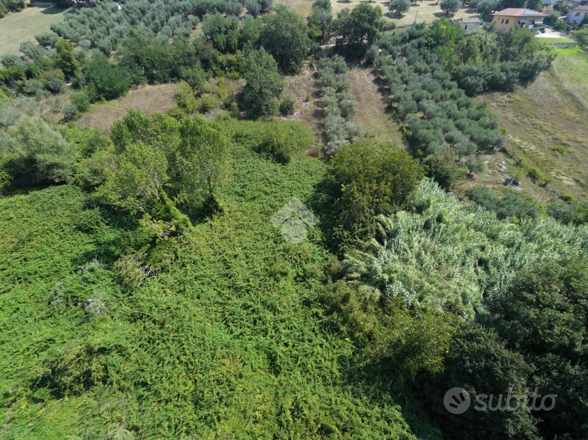 TERRENO A MOSCIANO SANT'ANGELO - Vista 2