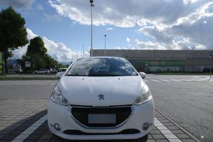 Peugeot 208. 2012. 1.2 Benzina 