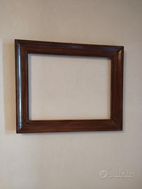 Cornice elegante in legno 