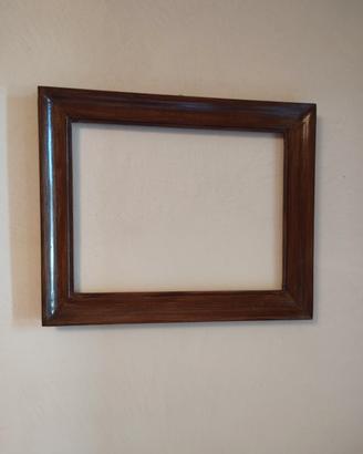 Cornice elegante in legno 