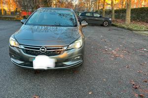 OPEL ASTRA  CAMBIO AUTOMATIC