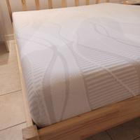 Letto in legno e materasso in memory foam 160X200