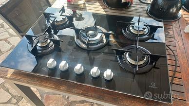 Piano cottura da 75cm Indesit