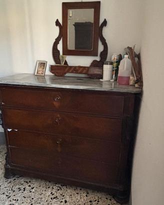 Comò antico in legno massiccio con piano in marmo