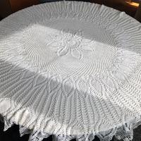 Tovaglia fatta a mano all’ uncinetto