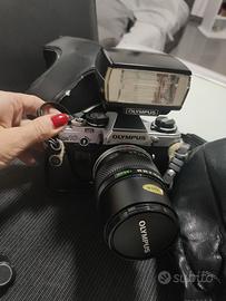 macchina fotografica vintage Olympus 