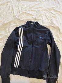 Felpa adidas.